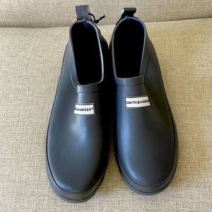 Smith and Hawkins gardening clogs